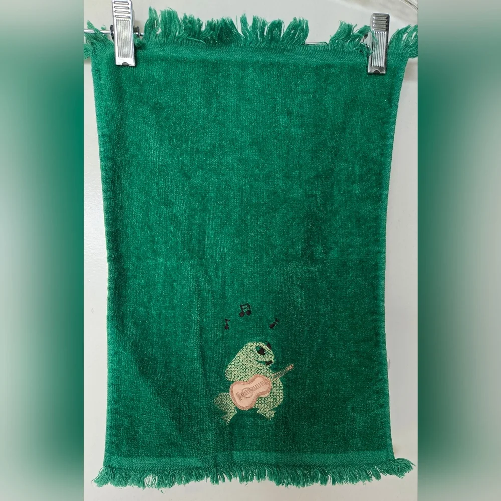 Vintage Cannon Frog Fingertip Towel